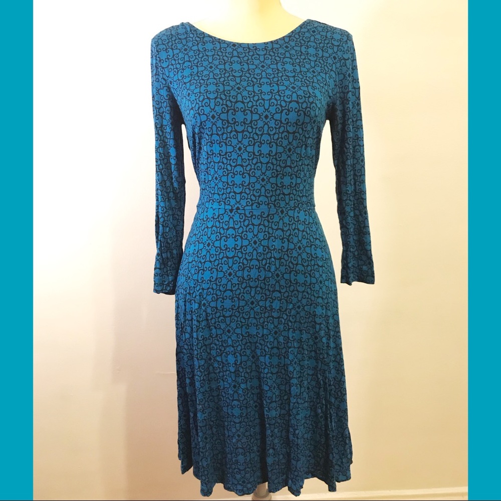 LOFT stretch knit fit and flare knee length dress